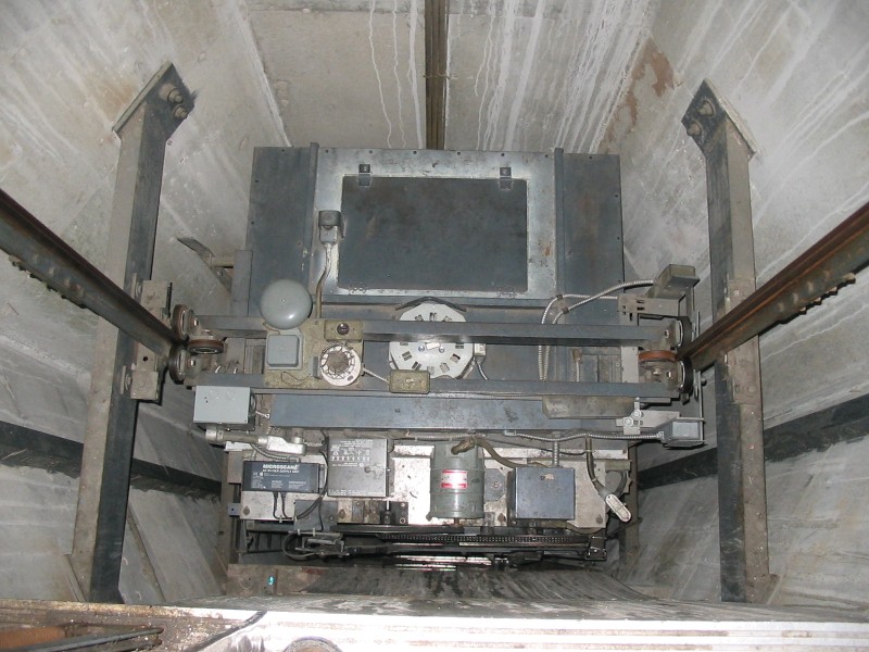 elevatorbob's Elevator Pictures Car Tops Page 2